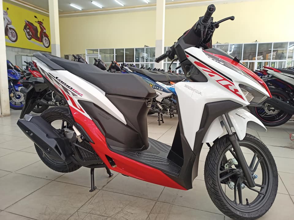 Giá xe Honda Vario 160 mới nhất tháng 12/2024 tại đại lý