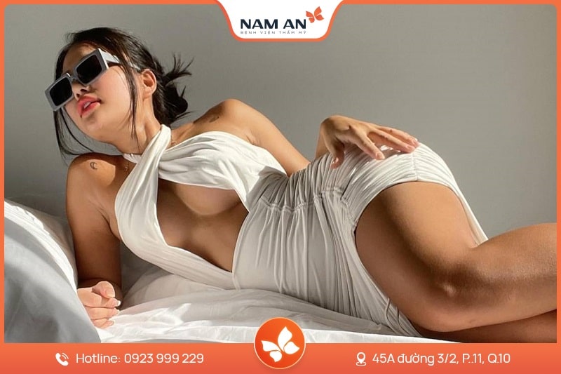 Nâng ngực nội soi không chạm