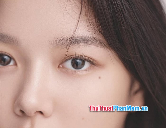 Nốt ruồi dưới mắt mang thông điệp gì? May mắn hay khó khăn? Có nên xóa không?