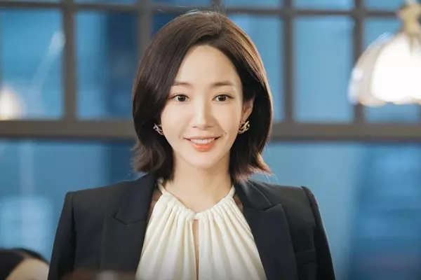 Park Min Young: Ngôi sao Hàn được săn đón hàng đầu giàu cỡ nào?