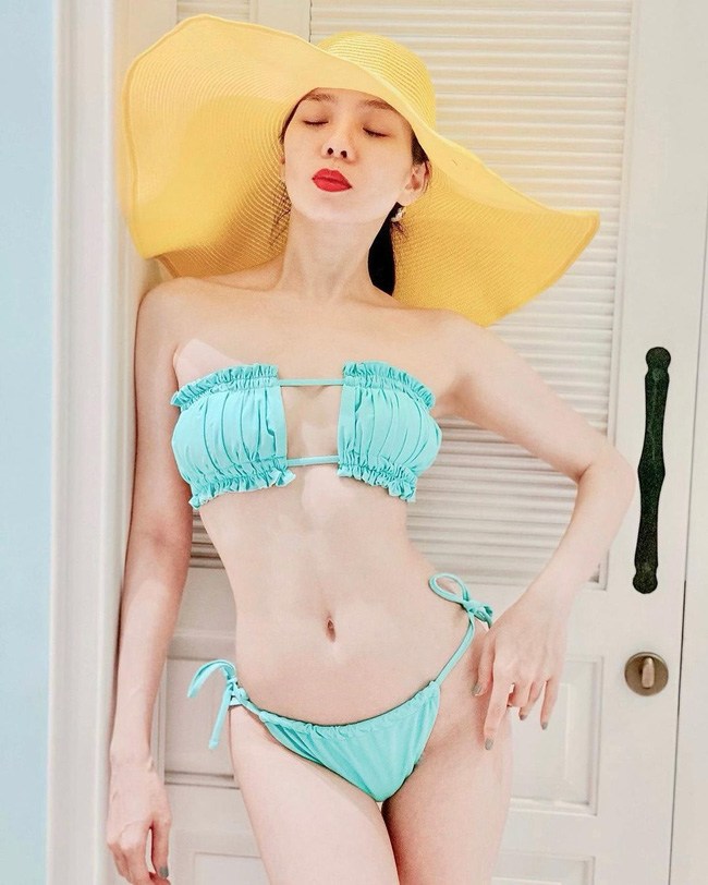 Loạt mỹ nhân vô tư diện bikini siêu mỏng nhờ thực hiện phương pháp dọn dẹp vùng kín