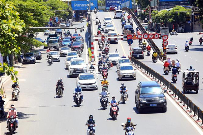 Dự báo thời tiết Hà Nội ngày 19/9/2024: Hà Nội nắng;chiều và đêm có lúc mưa rào và dông